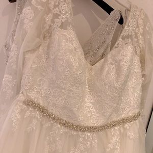 Long Sleeve A-Line Tulle Wedding Dress Altered to Size 10-12